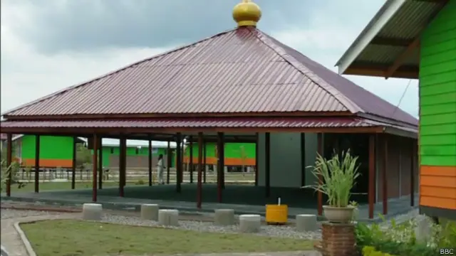Masjid di lokasi penampungan sementara warga Rohingya.