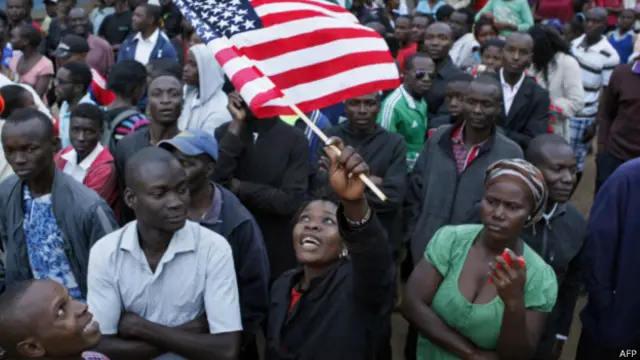Кенийцы собрались приветствовать Барака Обаму (Найроби, 24 июля 2015 года)