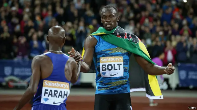 英國長跑選手穆·法拉（左）與博爾特互相致意