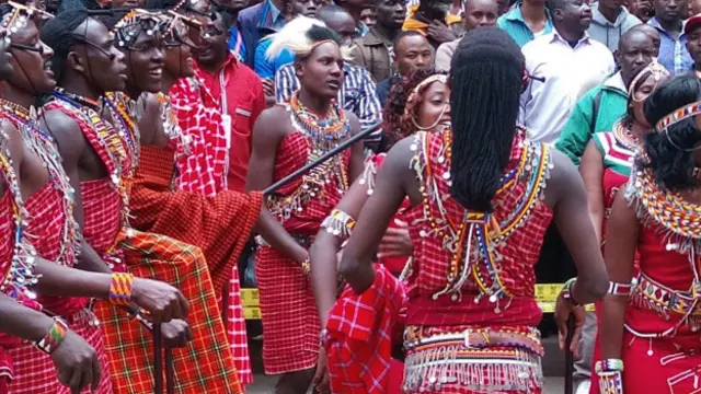 صدر اوباما کے لیے کینیا کا روایتی رقص پیش کیا گيا