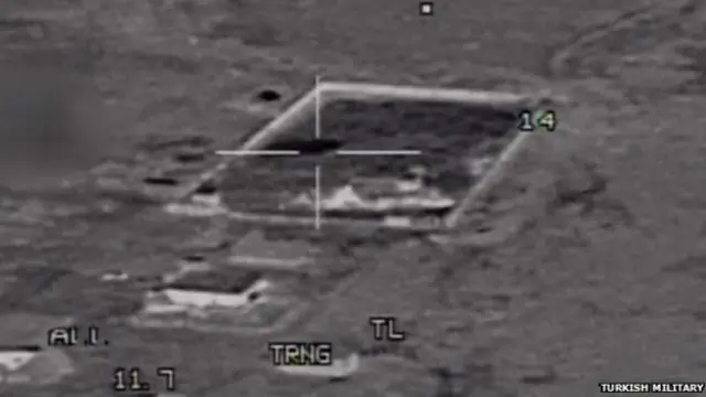 ترکی کے جنگی جہازوں نے جمعہ سے شدت پسند تنظیم دولت اسلامیہ کے ٹھکانوں کو نشانہ بنانا شروع کیا