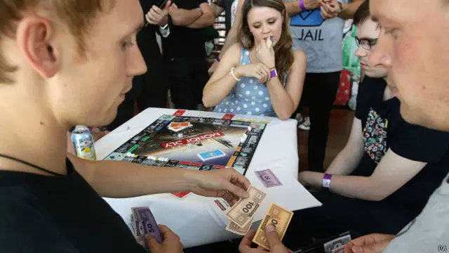 Natalie Fitzsimons durante la final del campeonato británico de Monopolio