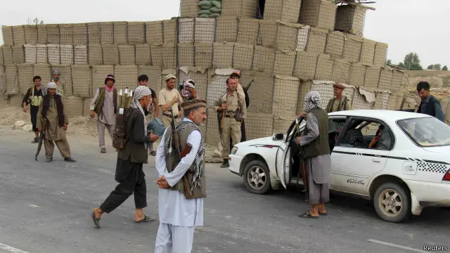 القاعدة سقطت في أيدي طالبان بعد معارك ضارية