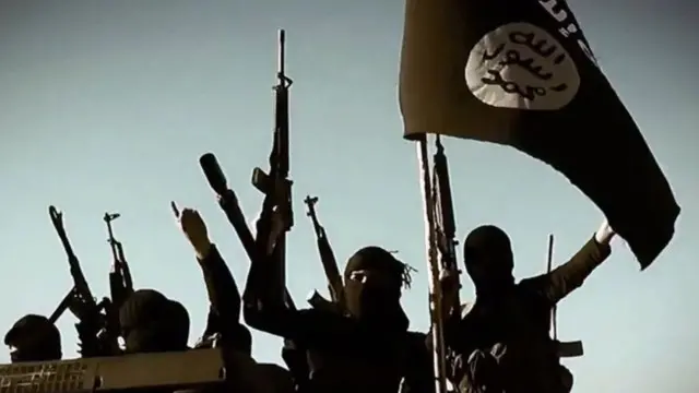 يقول آدم بركمان إنه تعرض لإجبار للعمل مع تنظيم الدولة الإسلامية