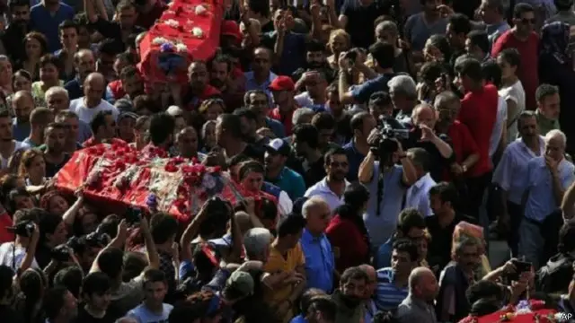 تركيا غيرت من أساليبها في التعامل مع تنظيم الدولة الإسلامية بعد تفجير سروج الذي راح ضحيته 32 شخصا