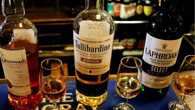 پہلے دیسی شراب پر پابندی لگی پھر اچانک ولایتی یا انگریزی شراب پر بھی پابندی لگا دی گئی