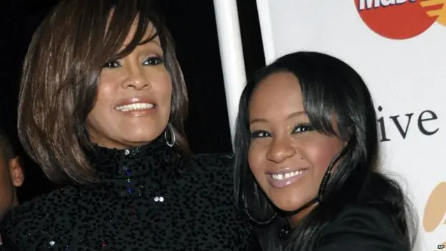 Hai mẹ con Whitney Houston và Bobbi Kristina Brown