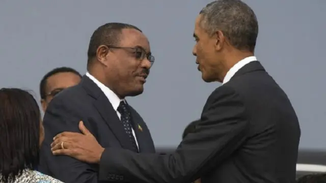 Perdana Menteri Ethiopia Hailemariam Desalegn menyambut Presiden Obama in Addis Ababa
