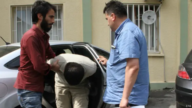 Di Turki, lebih dari 1000 orang sudah ditahan dalam operasi melawan ISIS sejak pekan lalu