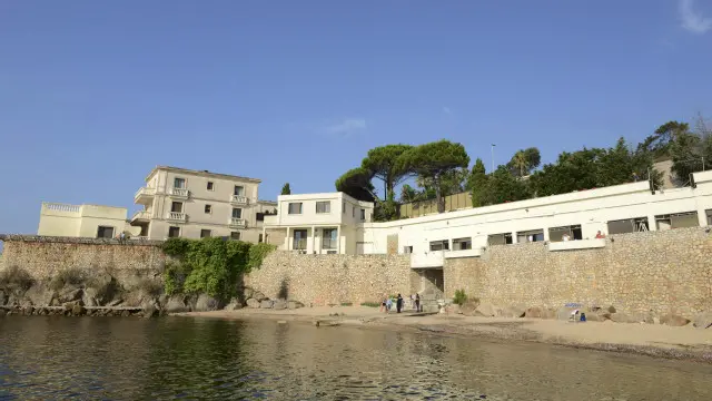 Keamanan tingkat tinggi diberlakukan di sekitar villa di Vallauris