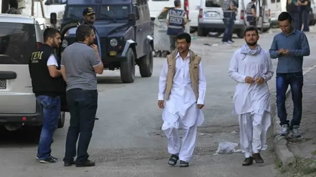 Gecekondu kiralarının ucuz olması mahalleyi Suriyeli, Iraklı ve Afganlar için de cazip hale getiriyor.