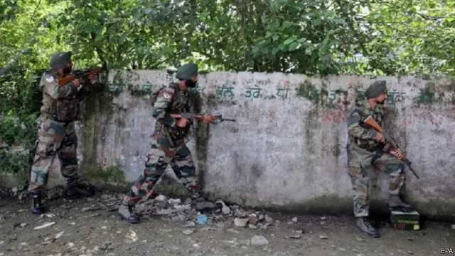 افادت تقارير إعلامية بأن المخابرات الهندية قد توصلت الى تحديد شبكة تسعى لتجنيد الشباب الهنود في تنظيم الدولة الإسلامية