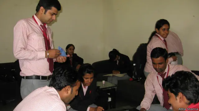 जयपुर मेट्रो कर्मचारी