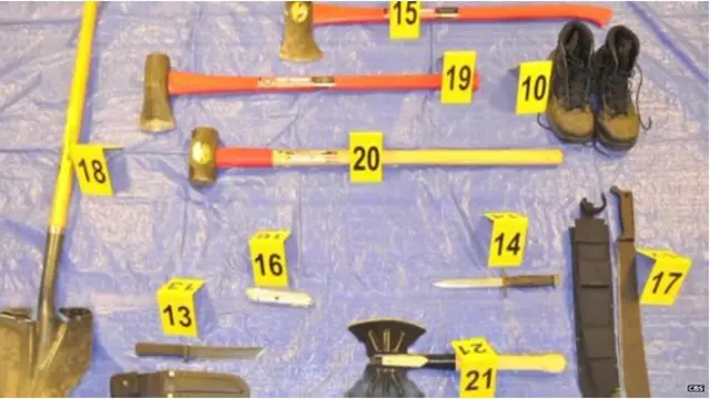 Falls ditemukan dengan persenjataan, alat bersih-besih dan sebuah "daftar bunuh"