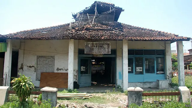 Sebelum dikonservasi, gedung bekas kantor Sarekat islam di Semarang ini kondisinya memprihantikan. Keberhasilan ini tidak terlepas dari kampanye terus menerus oleh masyarakat peduli sejarah di kota itu.