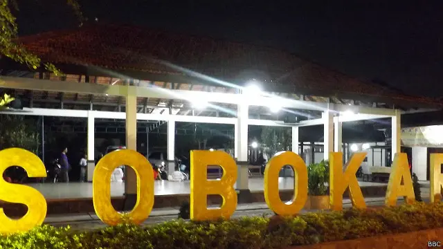 Tjahjono Raharjo, ketua paguyuban Sobokartti sekaligus dosen arsitektur di sebuah perguruan tinggi swasta, mengatakan upaya konservasi gedung harus berkompromi dengan tuntutan zaman.