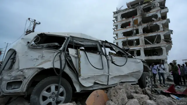 被炸弹袭击的半岛皇宫酒店