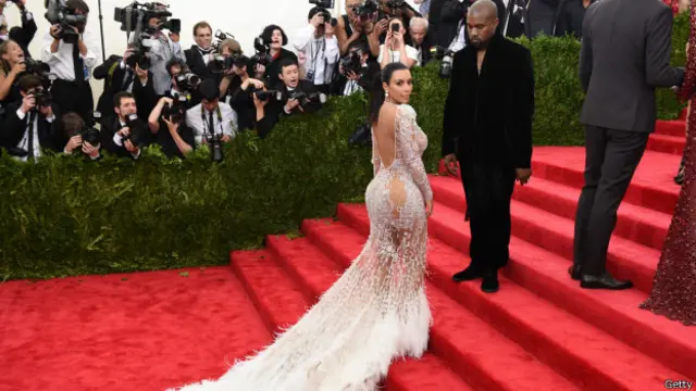 Kim Kardashian en alfombra roja