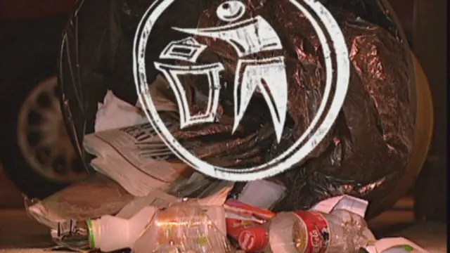 五分之一的英国人承认自己经常随手丢垃圾。三分之一的驾车者承认曾打开车窗往外扔垃圾。超过一半的受访者说，看到有人在乱丢垃圾，他们不敢吱声。