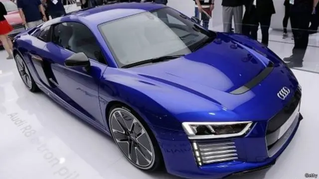 نموذج شركة أودي من السيارات ذاتية القيادة ذات طابع رياضي أكثر من سيارات غوغل، فهل ستصبح هي المفهوم السائد لهذا النوع من السيارات؟