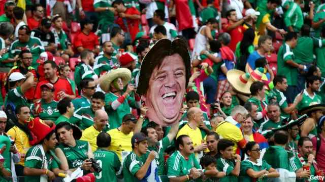 Hinchada de México en Brasil 2014