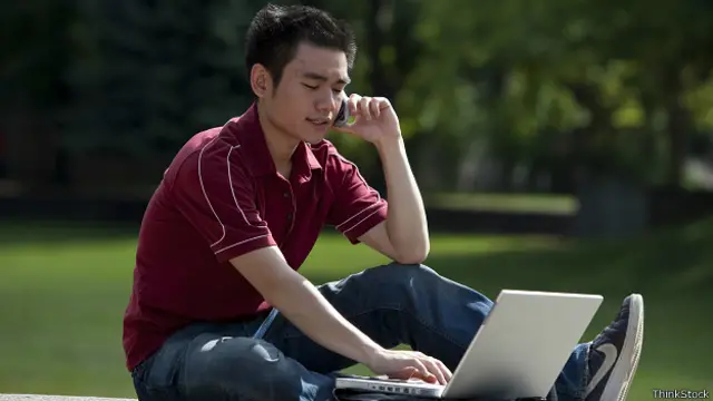 Estudiante asiático