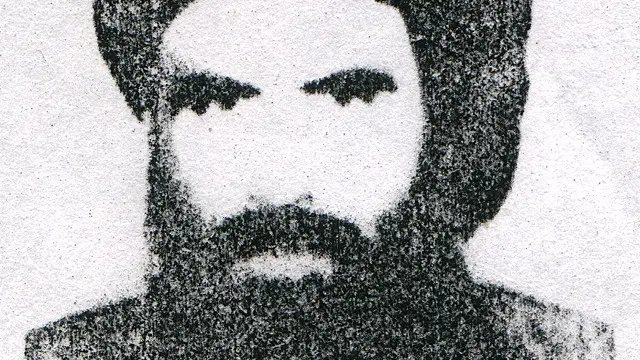 طالبان کی جانب سے شائع کی جانے والی سوانح عمری کے مطابق 1983 سے 1991 کے درمیان فوجی کارروائیوں میں روسی فوجیوں سے لڑتے ہوئے ملا عمر چار بار زخمی ہوئے اور ان کی دائیں آنکھ بھی ضائع ہوگئی 