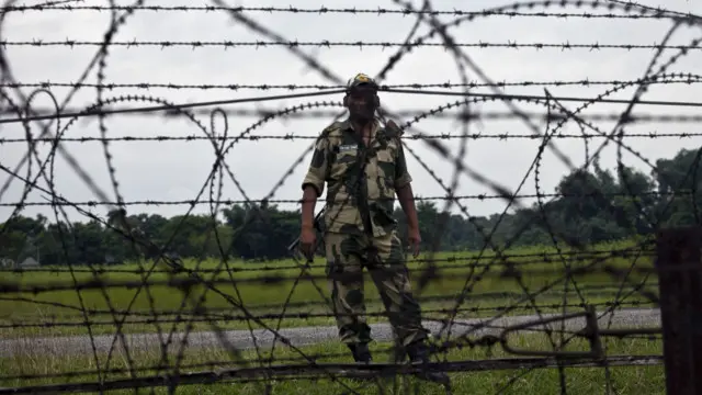 bangladesh_india_border_women