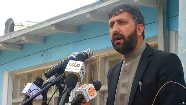 د غزني د پوهنې رییس محمد عابد عابد هم د پېښې د پخلي سربېره وايي، د سیمې خلکو د ښوونځي اور غلی کړی دی.