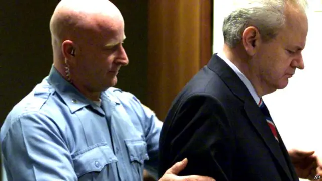 Экс-президент Югославии Слободан Милошевич в Гаагском трибунале