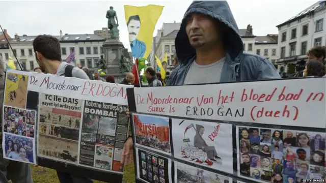 Многие курды винят Турцию во взрывх в Суруче