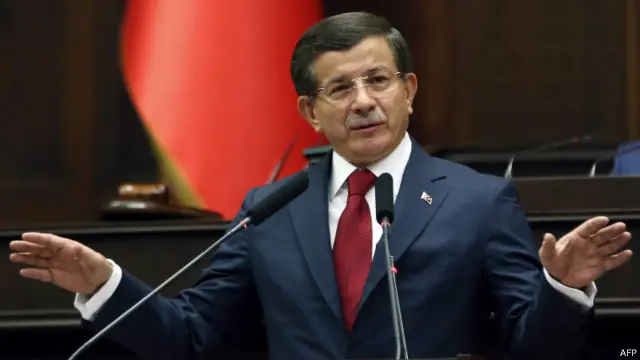 احمد داوود اوغلو میگوید تا زمانی که پکک، نیروهای مسلح خود را از خاک ترکیه خارج نکند، روند صلح از سر گرفته نخواهد شد