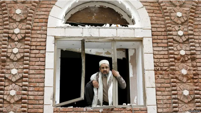 المرة الأولى التي تستهدف فيها مساجد طائفة البهره في اليمن والتي عرفت بابتعادها عن السياسة