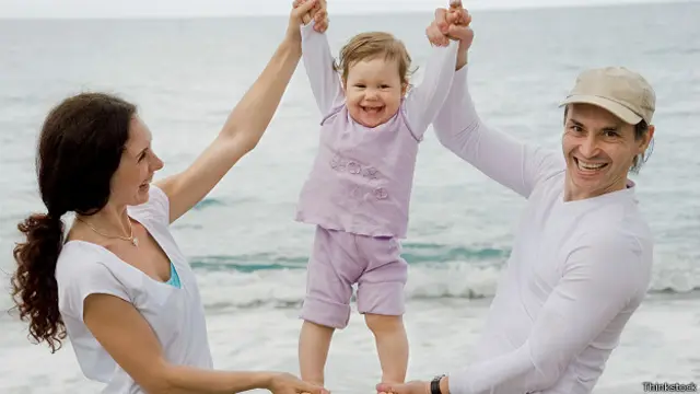 Мама і тато можуть однаково розмішити дитину