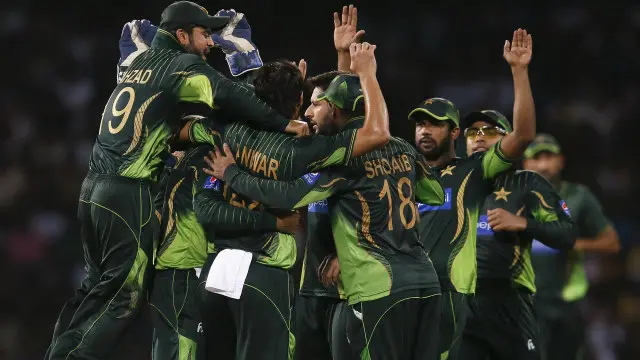 پاکستان اور انگلینڈ کے درمیان دس ٹی 20 انٹرنیشنل کھیلے جا چکے ہیں جن میں انگلینڈ کا پلہ بھاری رہا ہے