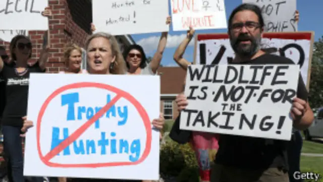 Protestas contra Walter Palmer