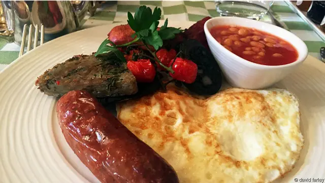 Английский завтрак в отеле Milestone