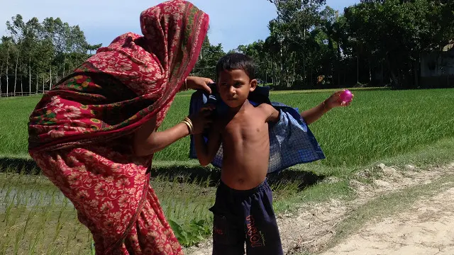 فوری طور پر ماں نے جہاد کو قمیض پہنانی شروع کردی 