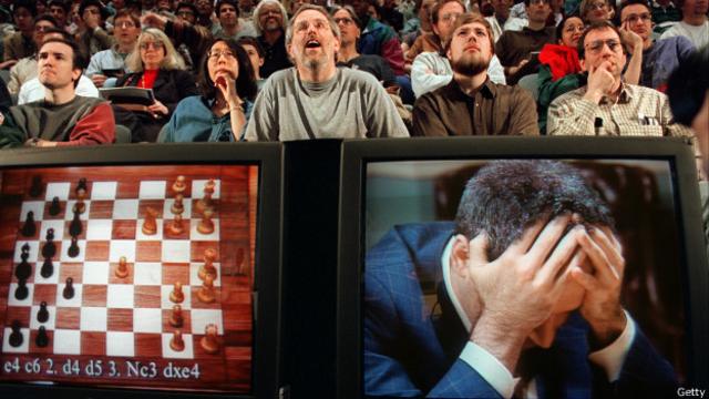 La supercomputadora Deep Blue venció al campeón Mundial de Ajedrez, el ruso Garri Kasparov, en 1997