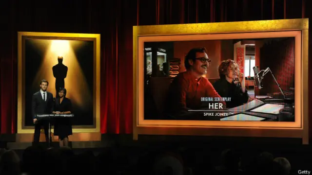 Algunos pueden estar en el chat solo para hacer compañía, como brillantemente lo presenta la película "Her".