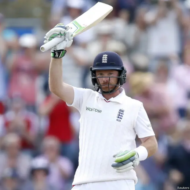 انگلینڈ کی جانب سے دوسری اننگز میں ائین بیل نے 65 رنز بنائے۔