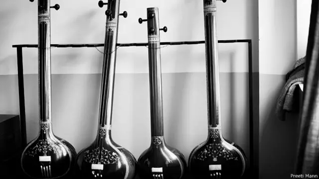 मधुप मुद्गल, शास्त्रीय गायक, तानपुरा