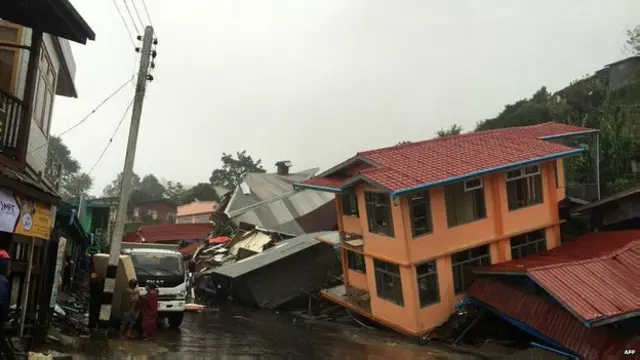 هزاران نفر از مردم در صومعه های بوداییان پناه برده اند