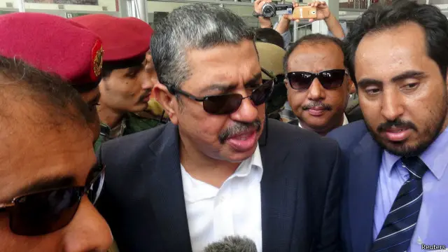 يعد بحاح أكبر مسؤول يمني يعود إلى اليمن بعد أن تمكن أنصار هادي من طرد الحوثيين منها قبل أسبوعين.