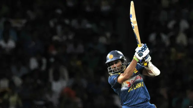  کولمبو میں دو ٹی ٹوئنٹی کرکٹ میچوں کی سیریز کے دوسرے میچ میں سری لنکا ٹاس جیت کر پاکستان کے خلاف پہلے بیٹنگ کی۔