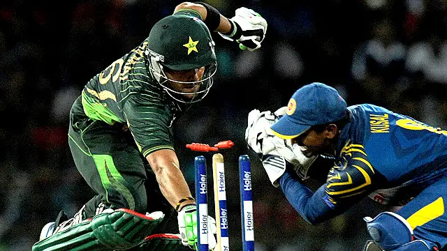 پاکستان کے 40 رنز پر پانچ کھلاڑی آؤٹ ہو چکے تھے