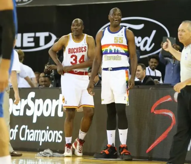 Le Nigérian Hakeem Olajuwon et le Congolais Mutombo Dikembe ont pris part au match exhibition de la Nba en Afrique