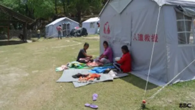 शिविरों में रह रहे नेपाल के भूकंप पीड़ित