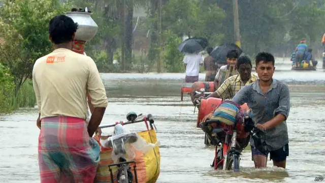 در ایالت بنگال غربی در حوادث مربوط به بارانهای سنگین، ۴۸ نفر جان خود را از دست داده‌اند