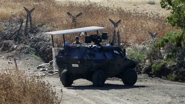 Mereka yang ditahan diduga terlibat dalam jaringan untuk mengirim pejuang ke daerah-daerah di Suriah dan Irak yang berada di bawah kendali ISIS. 